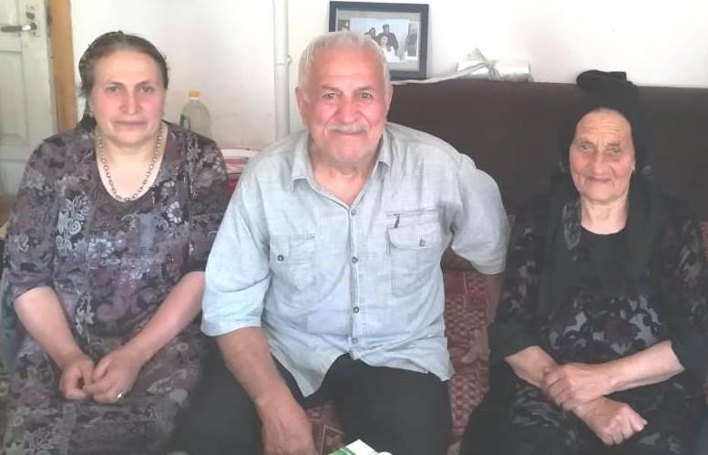 В канун празднования Дня семьи, любви и верности сотрудники Дахадаевского КЦСОН посетили в супружескую пару Алиевых из села Дибгаши